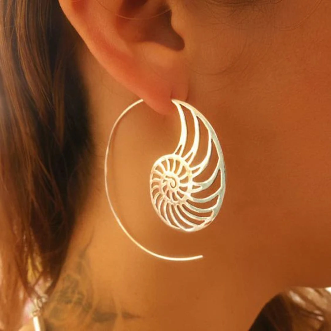 Boucles d'oreilles vintage en coquillage doré