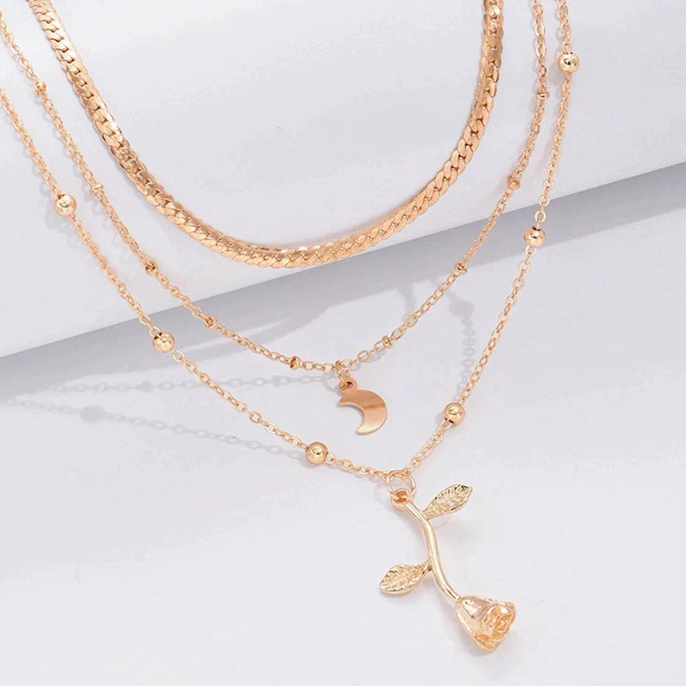 Collier à Pendentifs Rose et Lune en Or