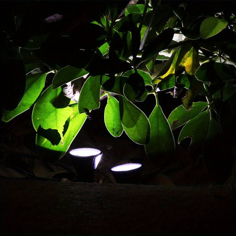 Spots Solaire Extérieur de Pelouse Ultra-Lumineuses (Lot de 8 + 2 Offertes)