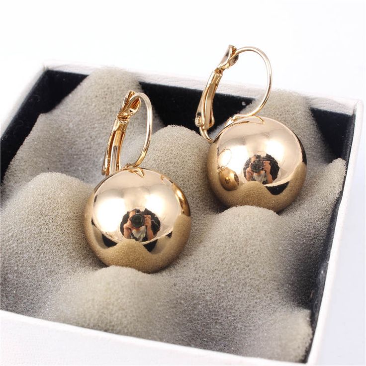 Boucles d'oreilles vintage avec pendentif boule ronde