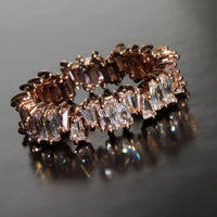 Bague rose avec cristaux vintage incrustés