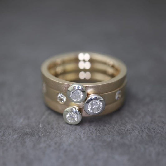 Bague en or multicouche avec incrustation de cristal