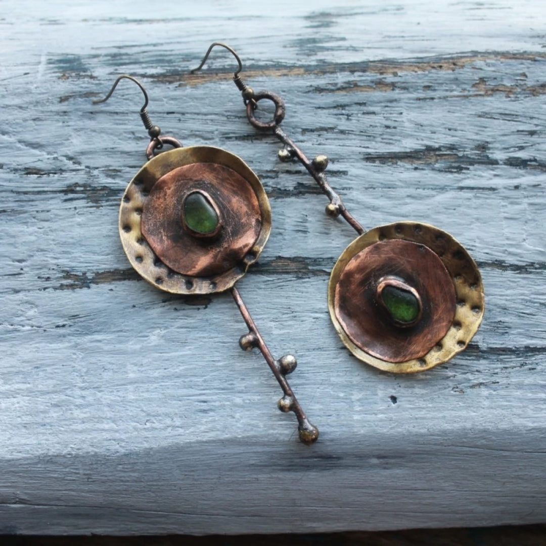 Boucles d'oreilles vintage brunes usées