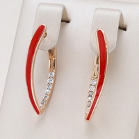 Elégantes Boucles d'oreilles Pointues en Or avec Émail Rouge