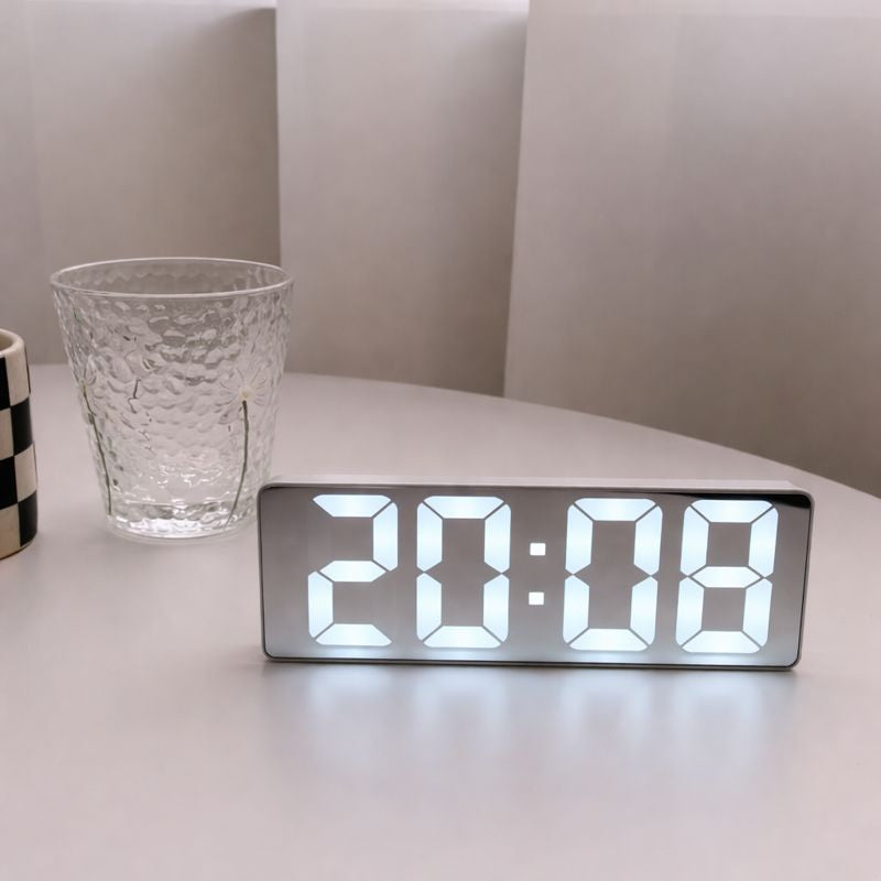 Reflecta – Réveil numérique LED à effet miroir, grand affichage, luminosité réglable