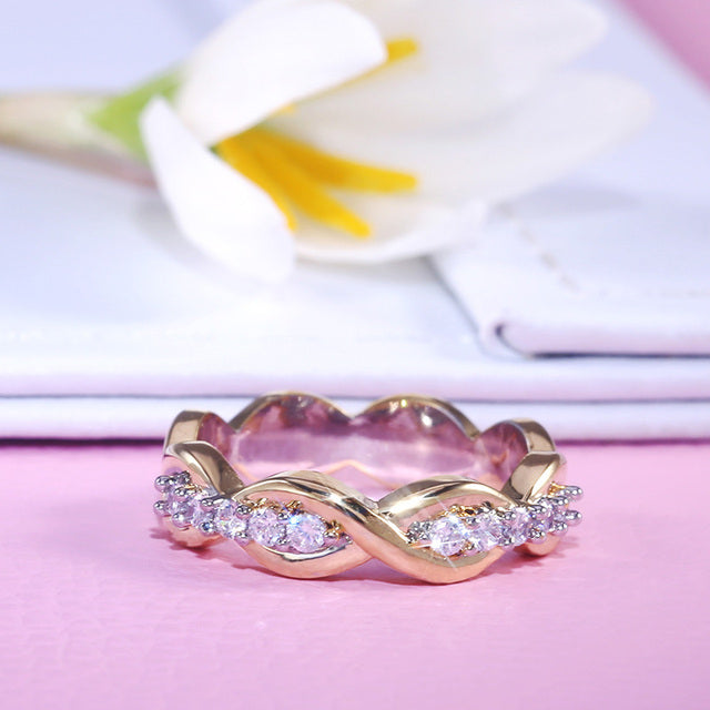Bague à boucle en or avec diamants
