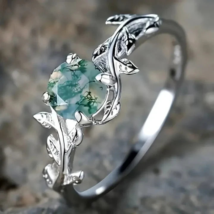 Bague vintage en argent avec pierres vertes