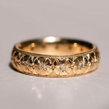 Bague florale en or vintage