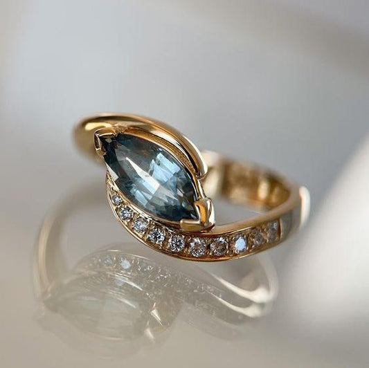 Bague vintage en cristal bleu brillant
