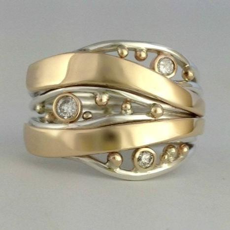 Bague vintage ondulée en or et zirconium
