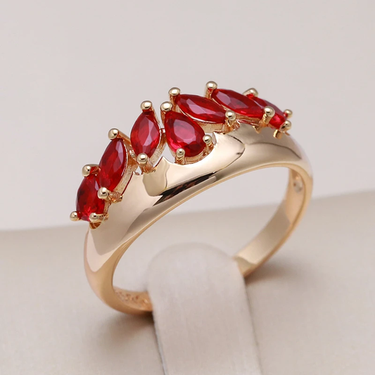 Anneau élégant en cristaux rouges