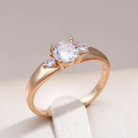 Bague élégante avec zirconium en or