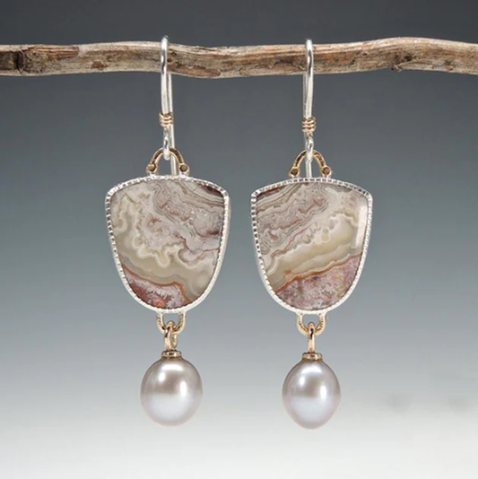 Boucles d'oreilles vintage beige avec perles