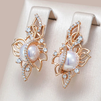 Boucles d'oreilles élégantes avec perles et zircons