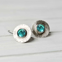 Boucles d'oreilles vintage en argent avec cristaux bleus
