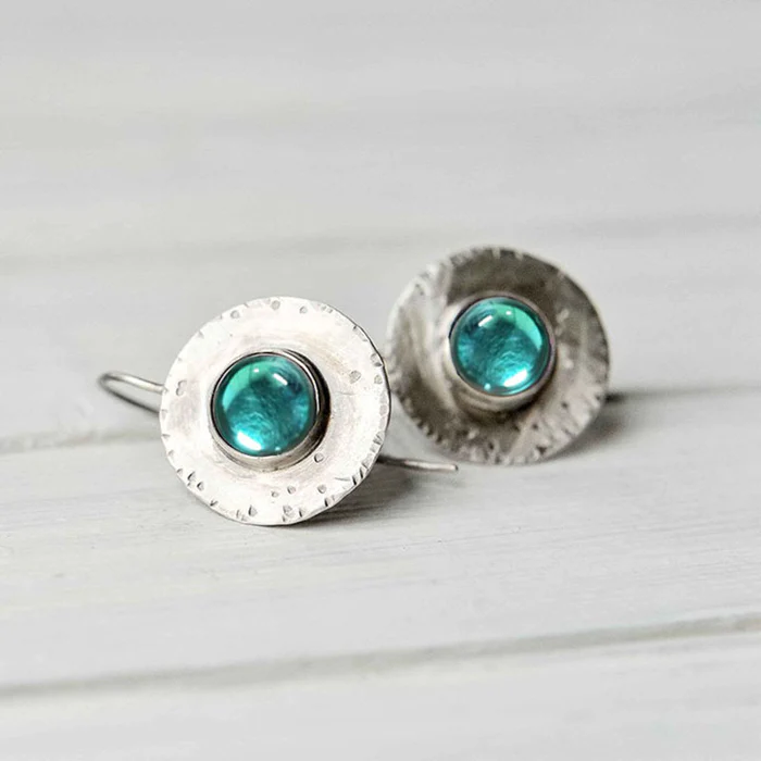 Boucles d'oreilles vintage en argent avec cristaux bleus