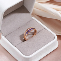 Bague élégante avec cristaux violets