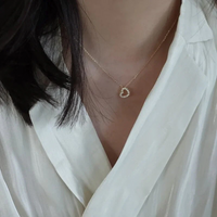Collier élégant en forme de cœur brillant