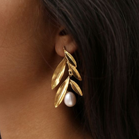 Boucles d'oreilles vintage en perles à feuilles d'or