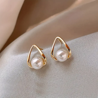 Boucles d'oreilles creuses en perles d'or