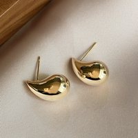 Pendants d'oreilles élégants en or