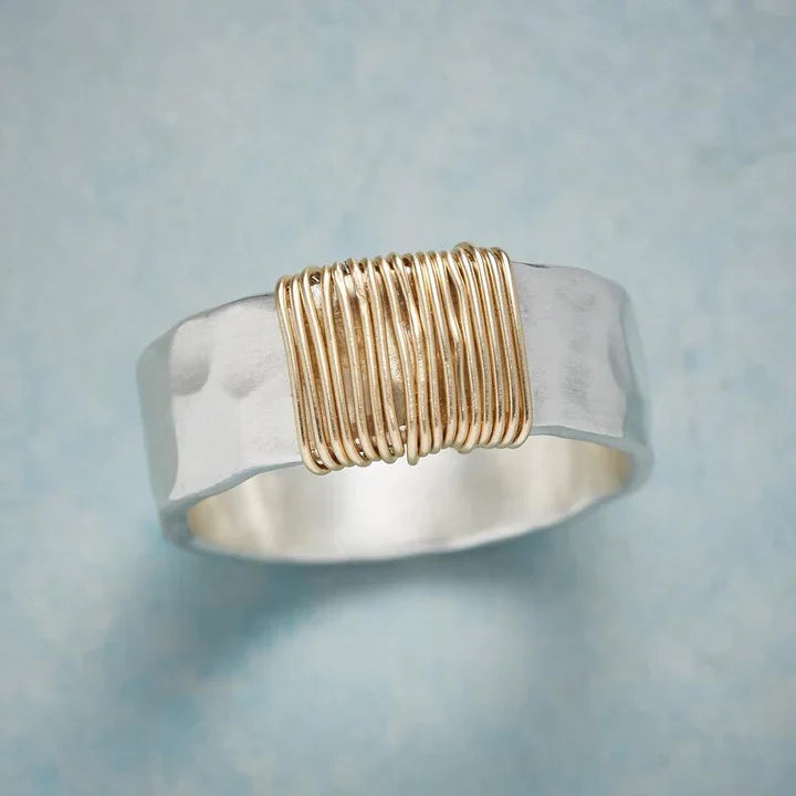 Bague vintage en fil d'or en argent