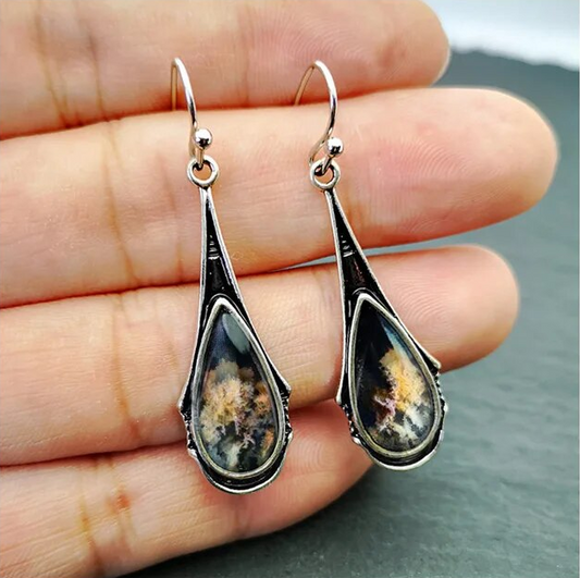 Boucles d'oreilles vintage foncées