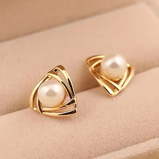Elégantes boucles d'oreilles triangulaires en or