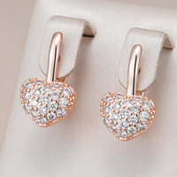 Boucles d'oreilles élégantes en forme de cœurs brillants