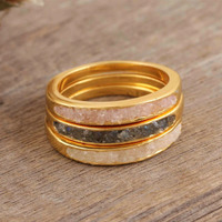 Bague en or avec incrustation minérale vintage