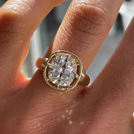 Élégante bague vintage brillante