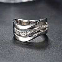 Bague ondulée en métal argenté