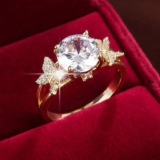 Bague en or avec papillon en cristal