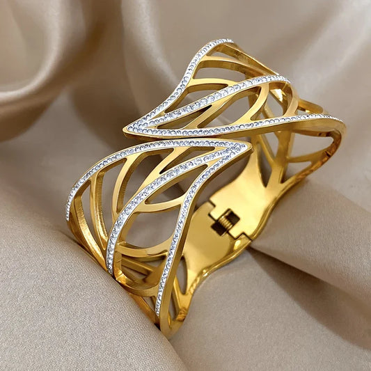 Bracelet creux en or scintillant