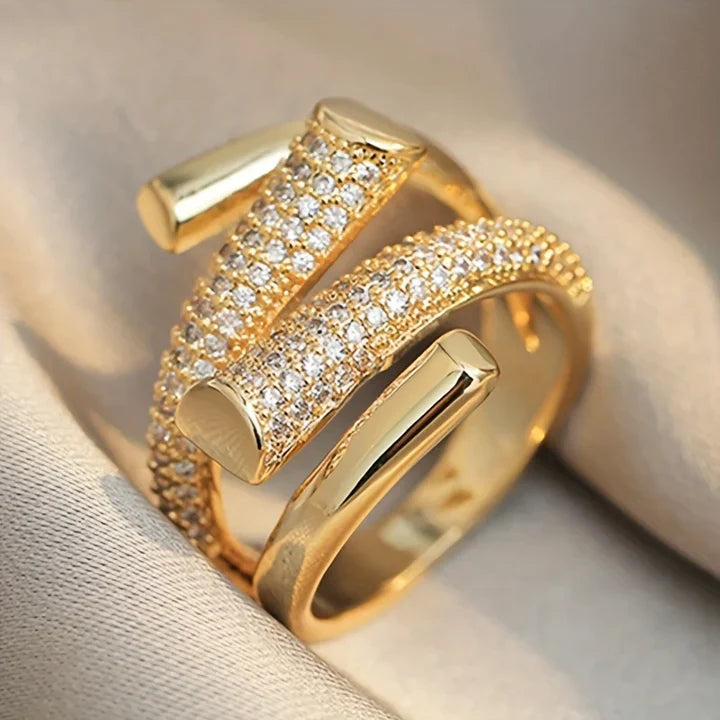 Bague en or brillant de forme irrégulière
