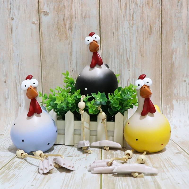 Sculpture de Poulet Colorée et Amusante
