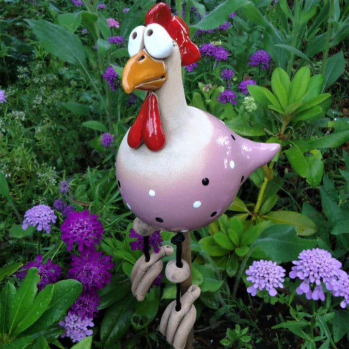 Sculpture de Poulet Colorée et Amusante